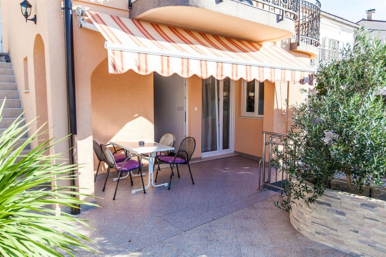 Apartments Carmen Crikvenica Exterior foto